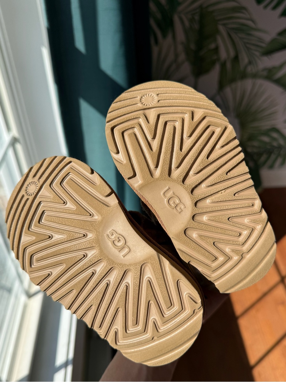 SIZE 6 TODDLER UGG BOOTS